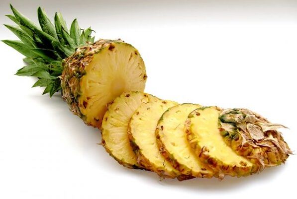 Az ananász olyan étel, amely segít a túlsúly elvesztésében. 