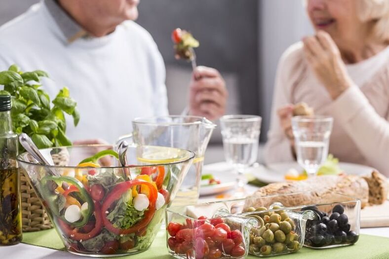 A mediterrán étrend javítja az idősebb felnőttek kommunikációs készségeit